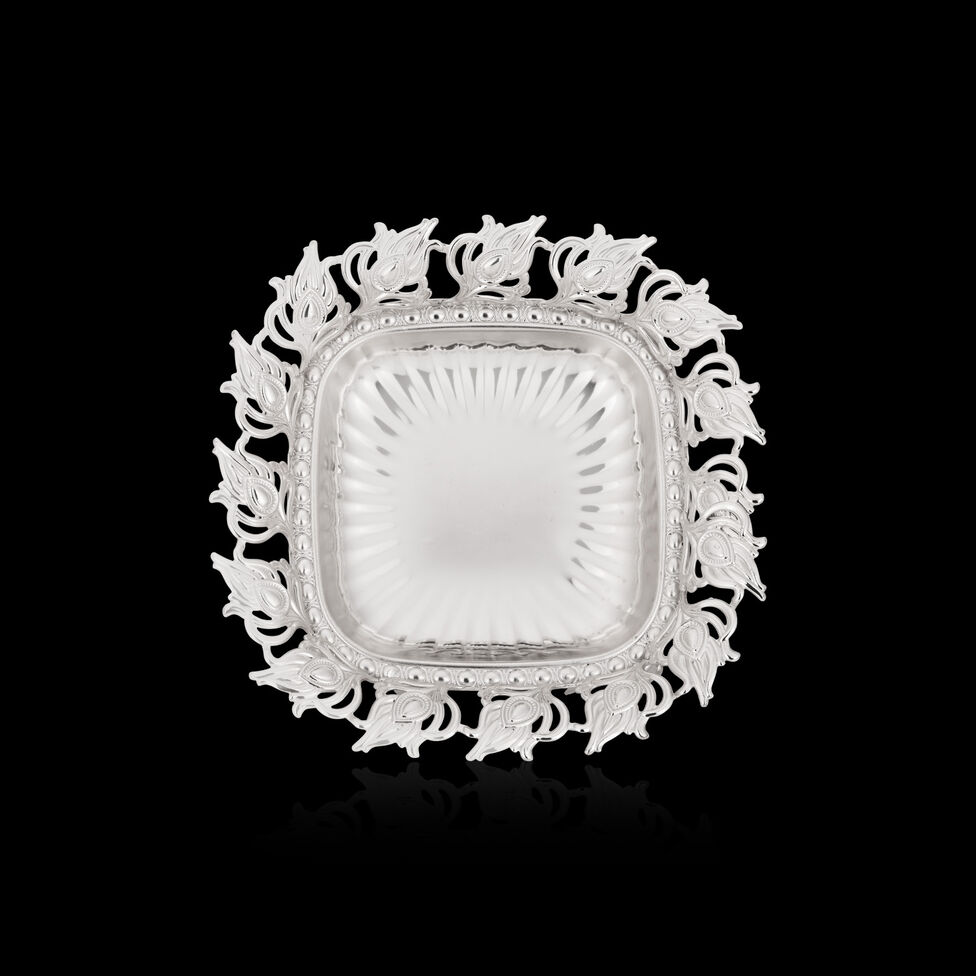 CUTWORK LEAF BORDER RECTANGLE TRAYTR105M