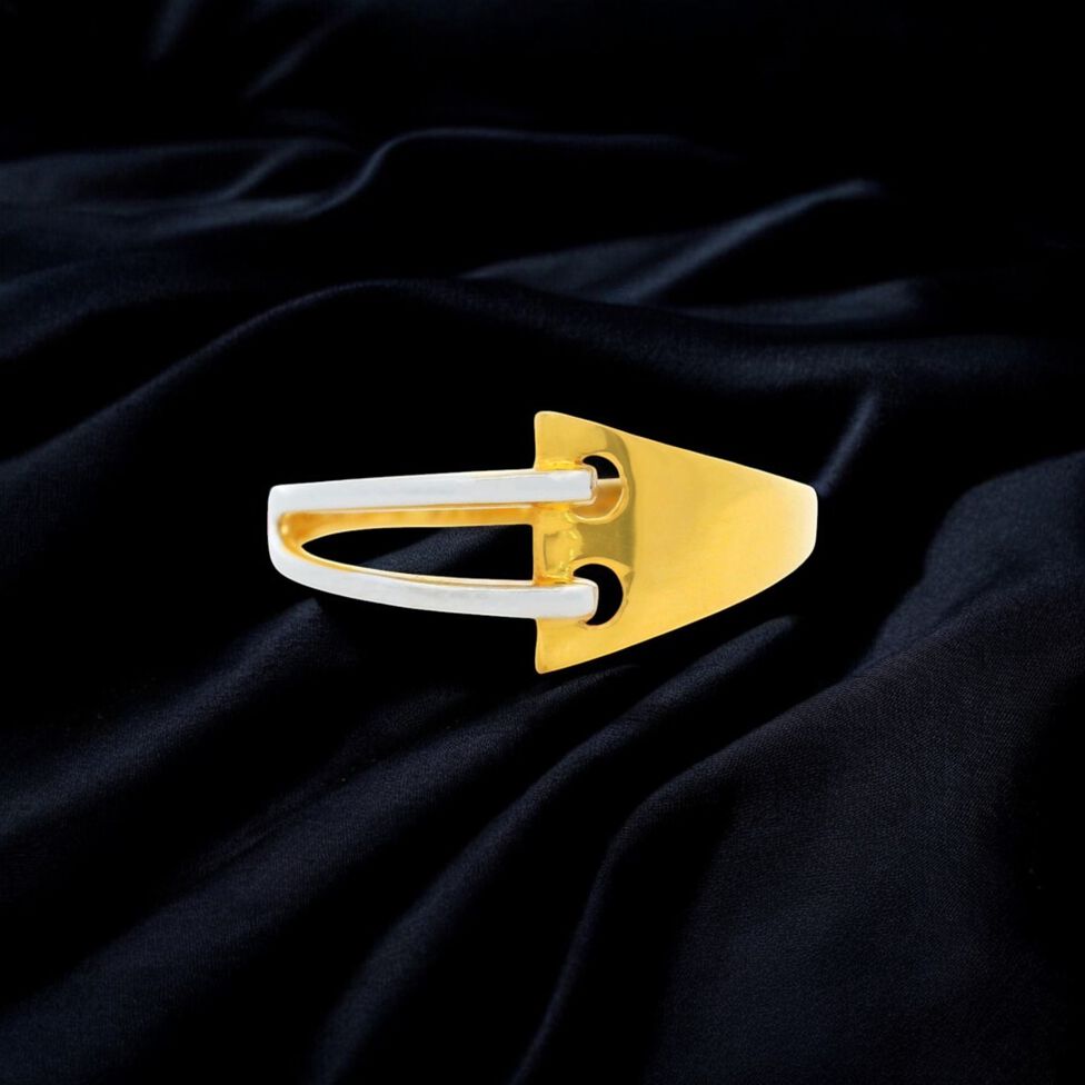 PLAIN GOLD LADIES RING IN CASTING