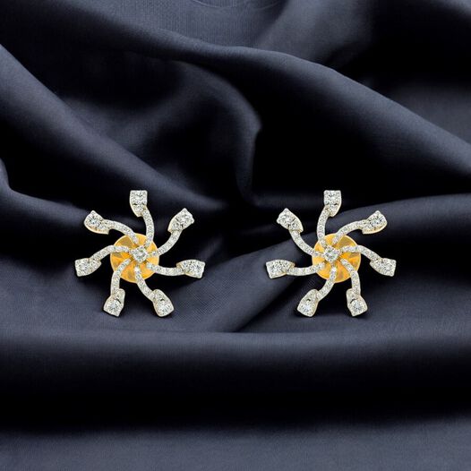 Diamond Earstud Set With Fancy Design
