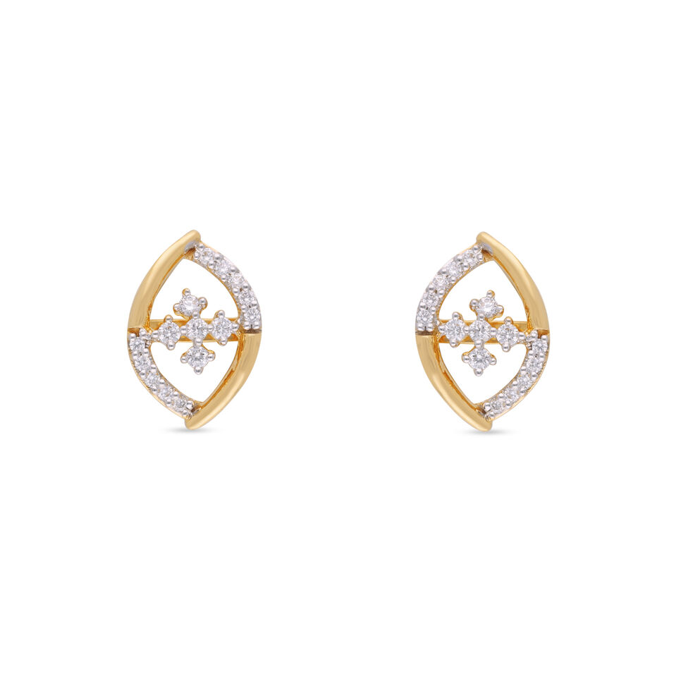 Diamond Earstud Set With Fancy Design