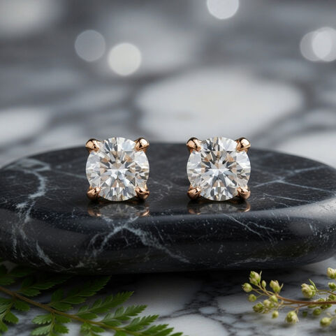 Diamond Earstud Set With 1 Diamond