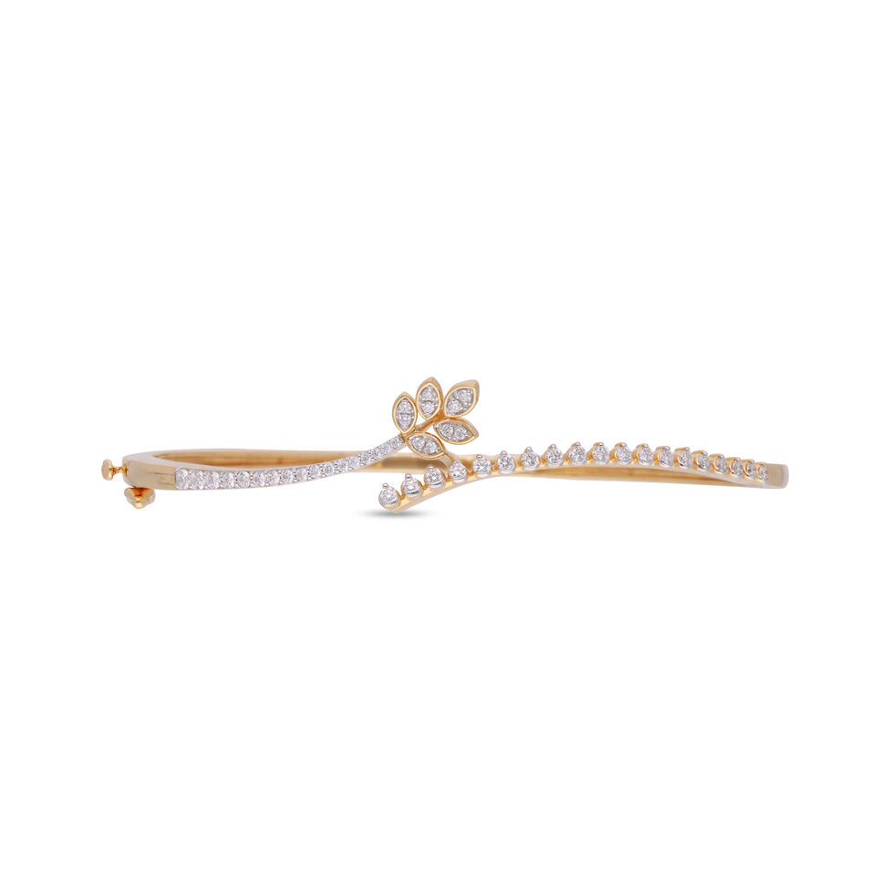 Diamond Bracelet In Stiff Patern