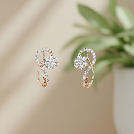 Diamond Earstud Set With 'J" Pattern