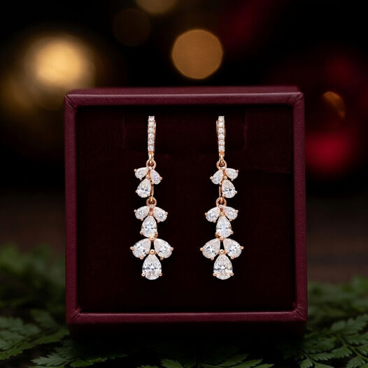 Diamond Earstud Set With 'J" Pattern