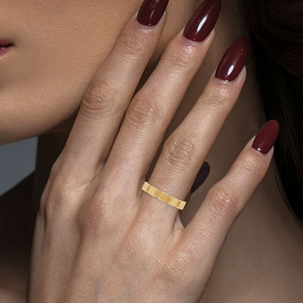 PLAIN GOLD LADIES RING IN CASTING