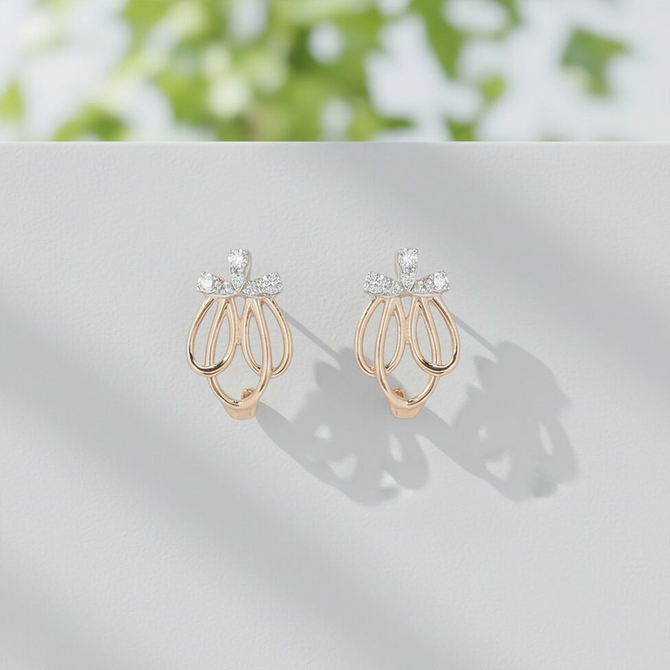 Diamond Earstud Set With Fancy Design