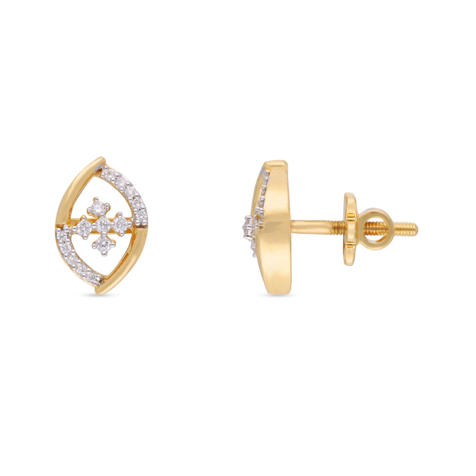 Diamond Earstud Set With Fancy Design