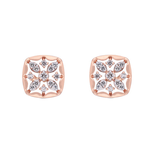 Diamond Earstud Set With Fancy Design
