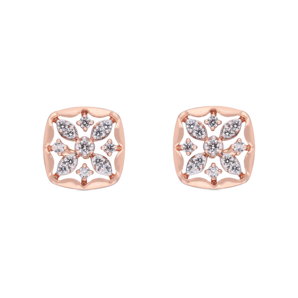 Diamond Earstud Set With Fancy Design