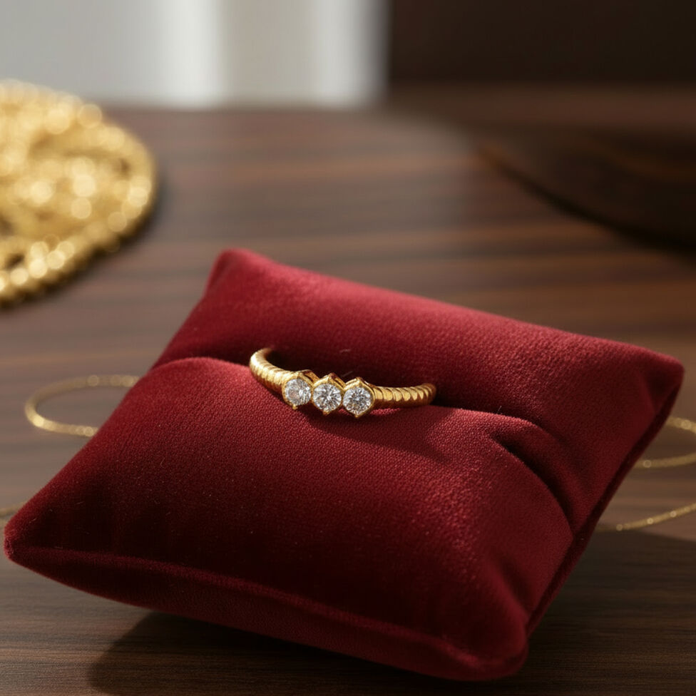 GEMSET GOLD GENTS RING IN CASTING