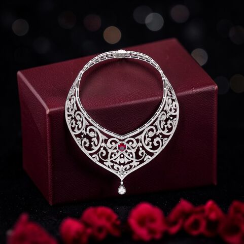 NK set with Dia and gems choker pattern