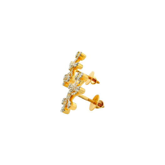 Diamond Earstud Set With Fancy Design
