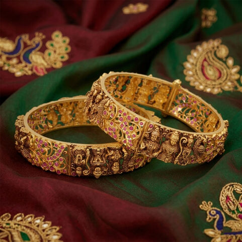 BANGLE PAIR IN REPOUSSE WORK+HEAD