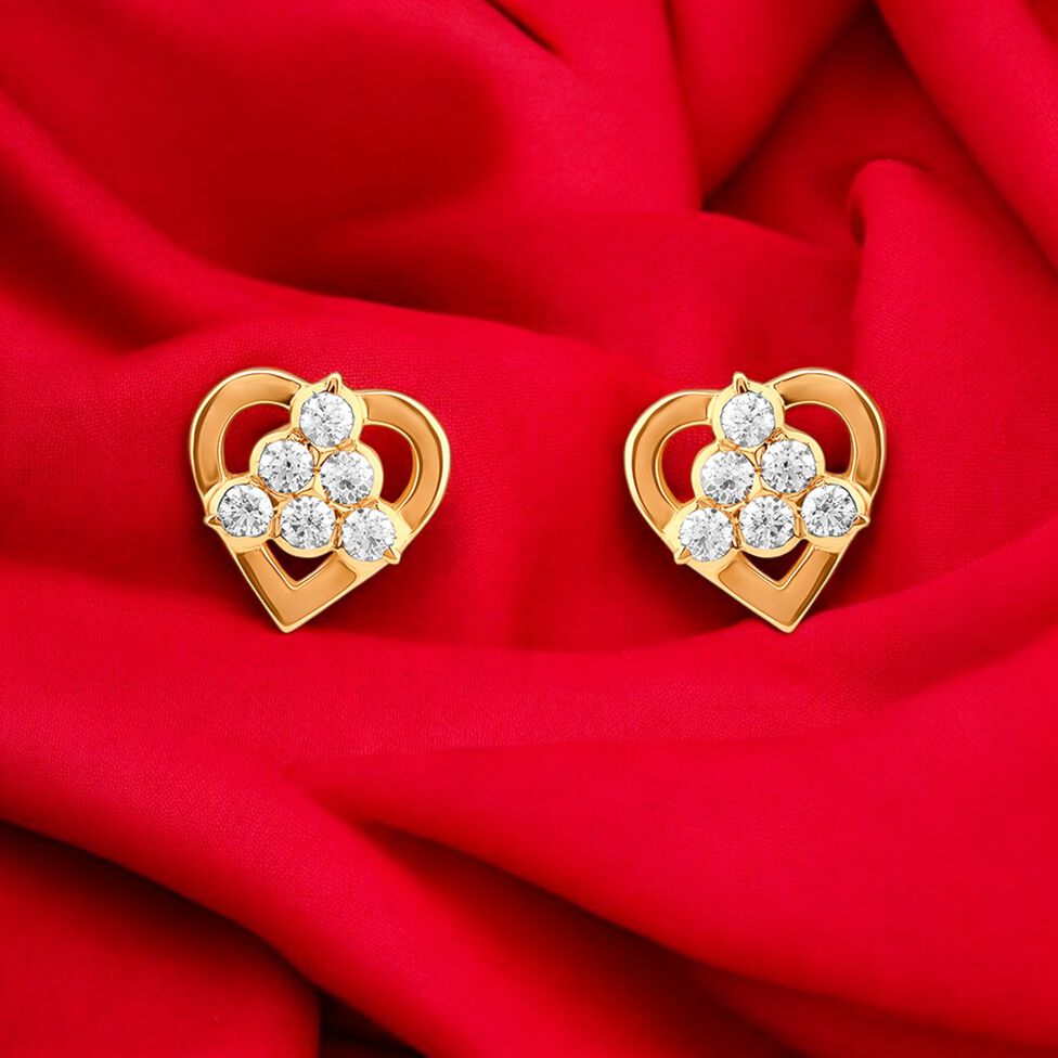 Gemset Ear Stud in Close setting