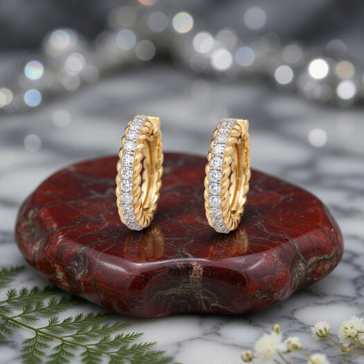 Diamond Earstud Set With Fancy Design