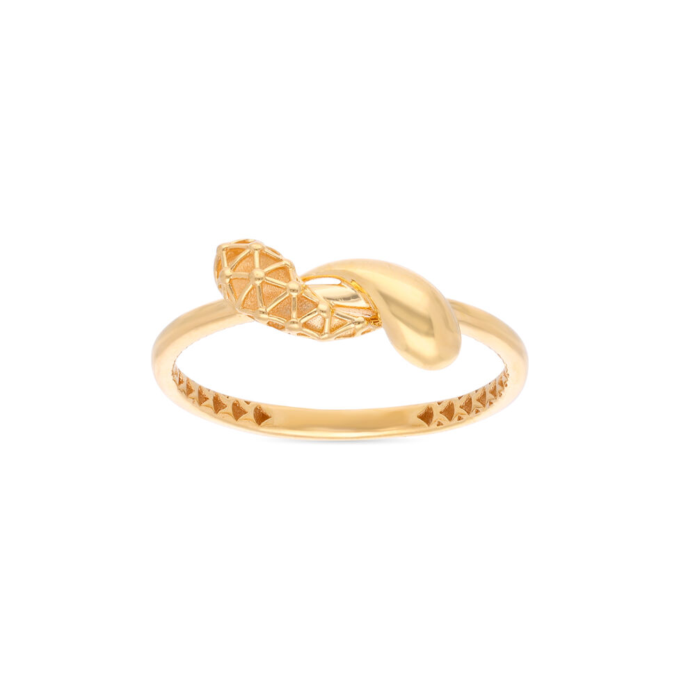 PLAIN GOLD LADIES RING IN CASTING