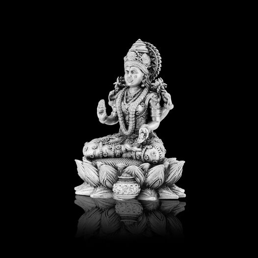 Idol Lakshmi sitting w/o Prabhavali