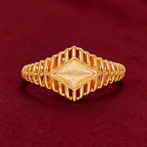PLAIN GOLD LADIES RING IN CASTING