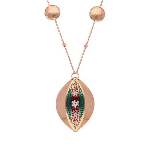 CHAIN +PENDANT IN CONTEMPORARY DESIGN