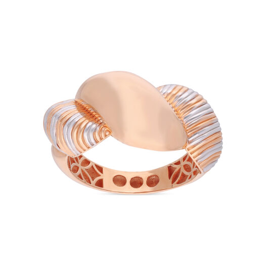 GOLD CASTING RING IN CONTEMPORARY DESIGN