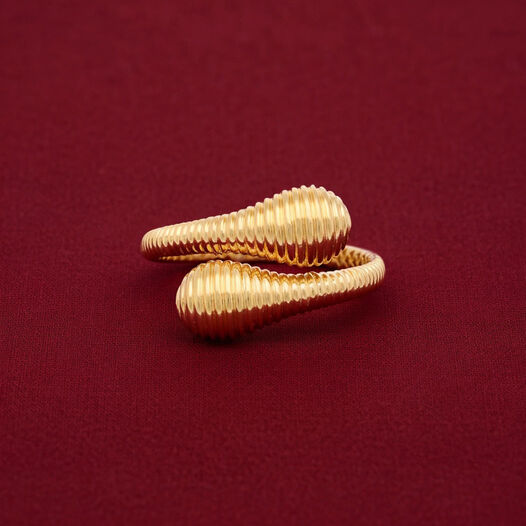 PLAIN GOLD LADIES RING IN CASTING