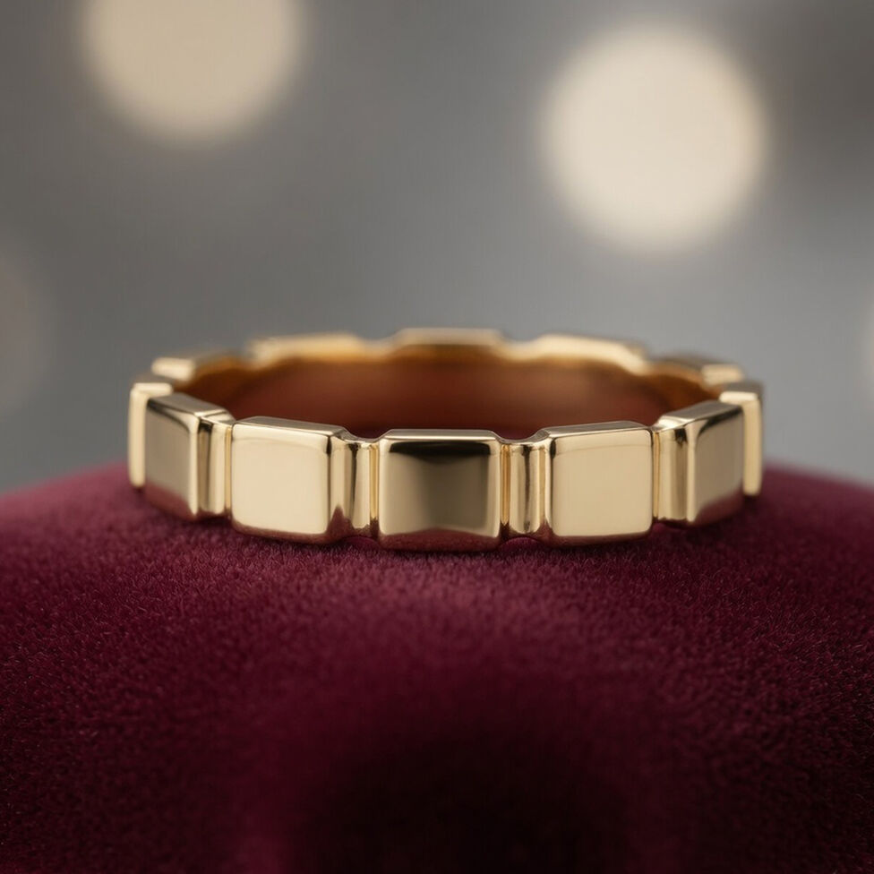 PLAIN GOLD LADIES RING IN CASTING