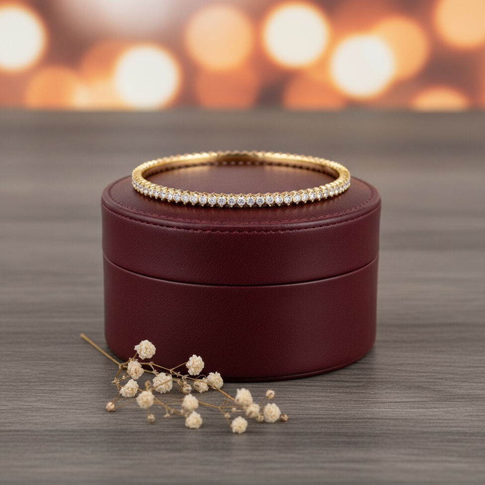 Dimaond Bangle Odd With Gem In Closeset